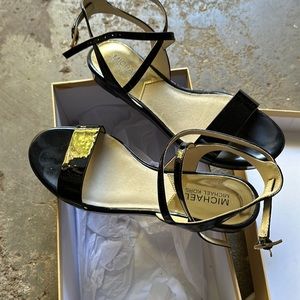 Michael Kors Kaylee Flat Black Patent Leather Sandal Size 7 1/2M